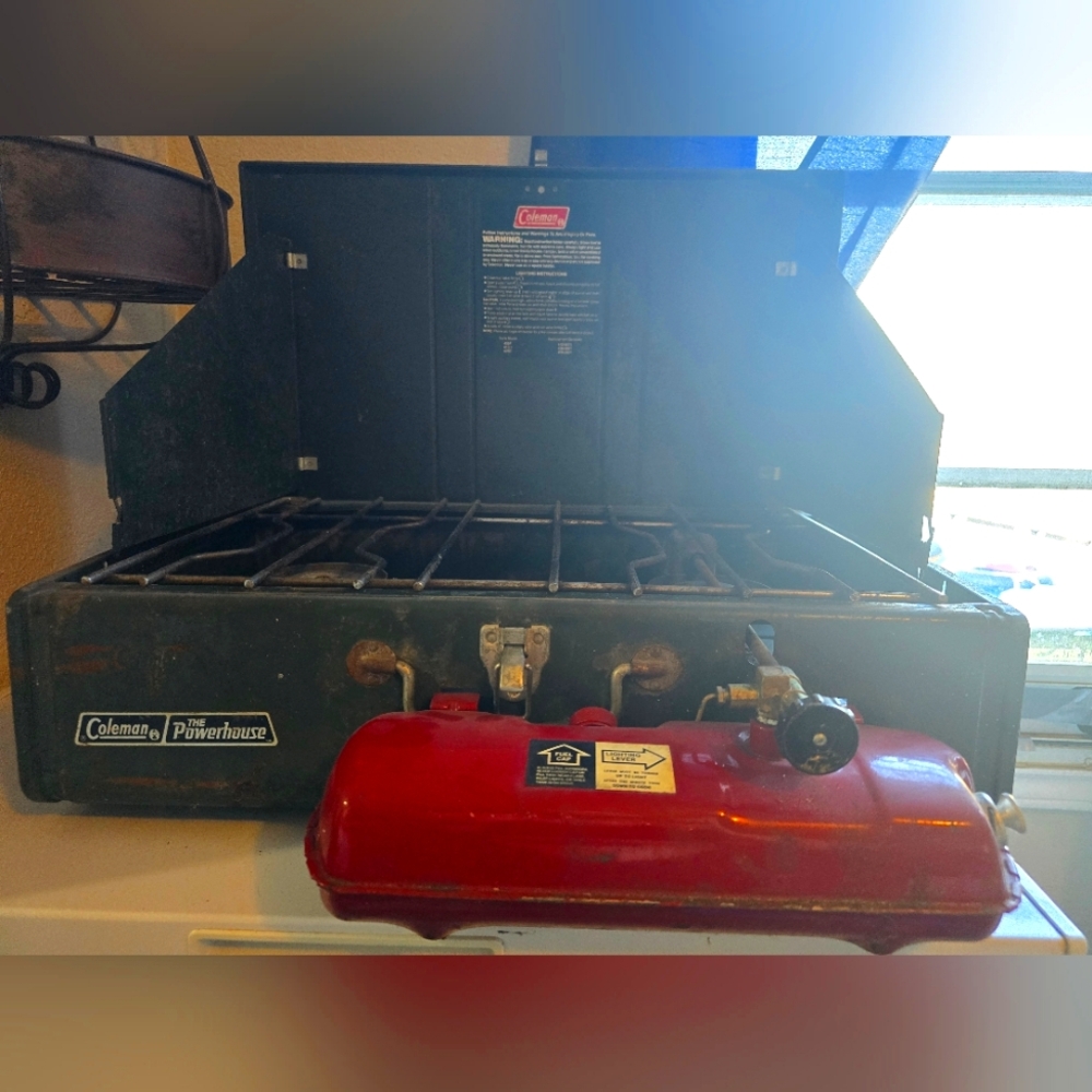 Coleman powerhouse 2 burner camp stove